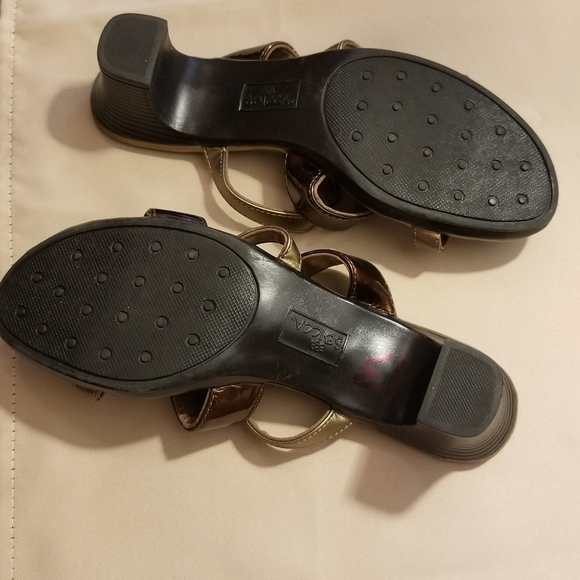 Sbicca slip on brown and gold heels - Picture 4 of 9